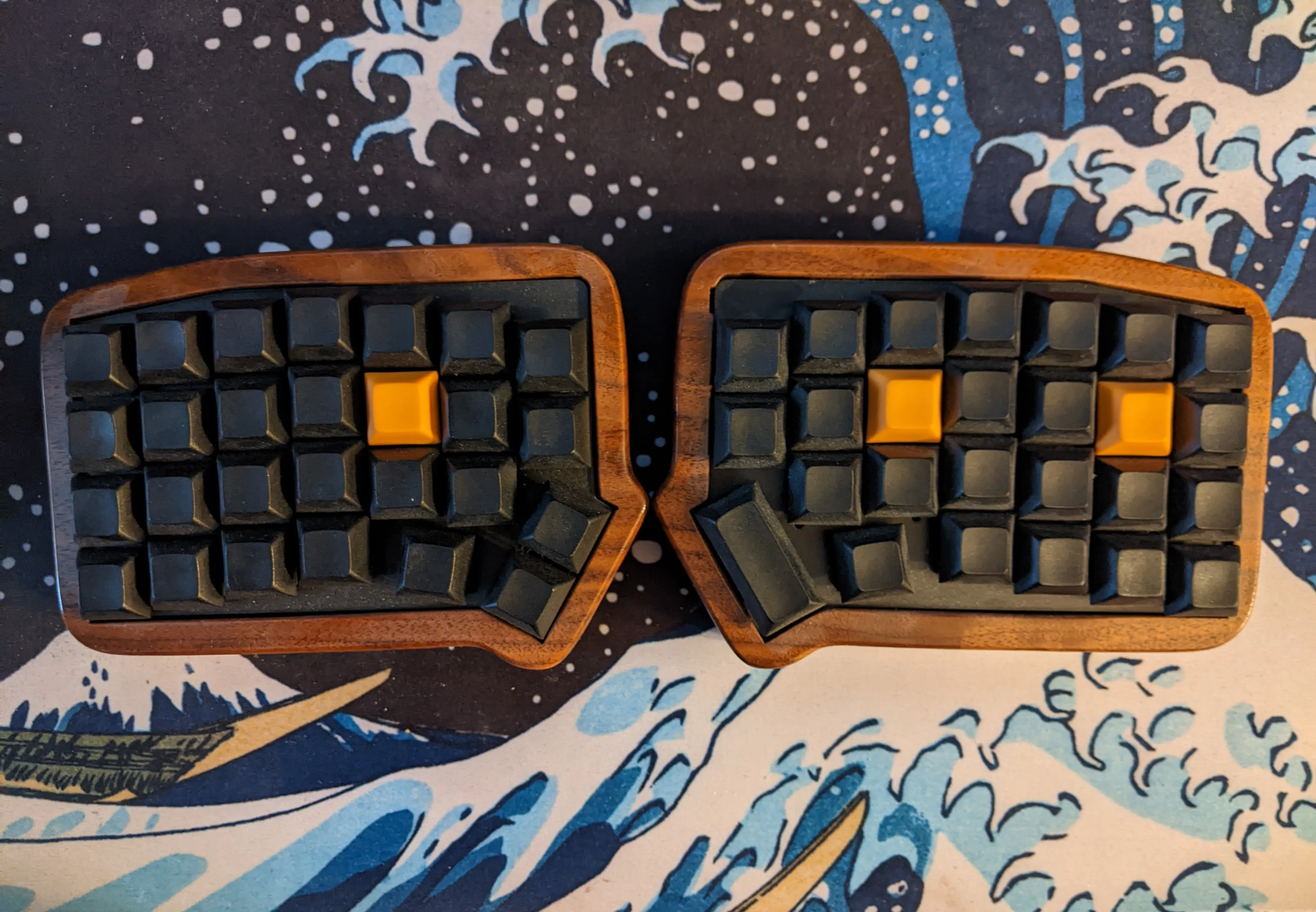 topdown view of Ergotravel keyboard